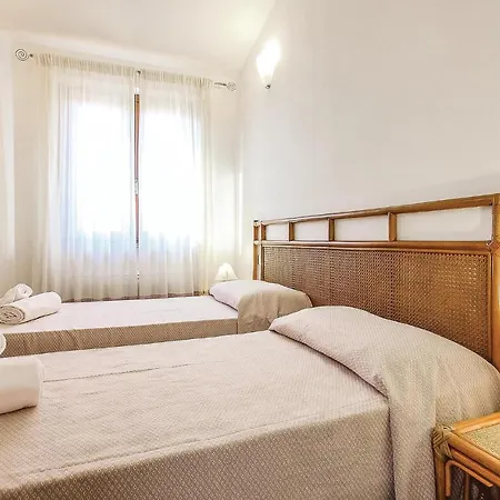 別荘 2 Bedroom Beautiful In Ca- モンテ・ナイ